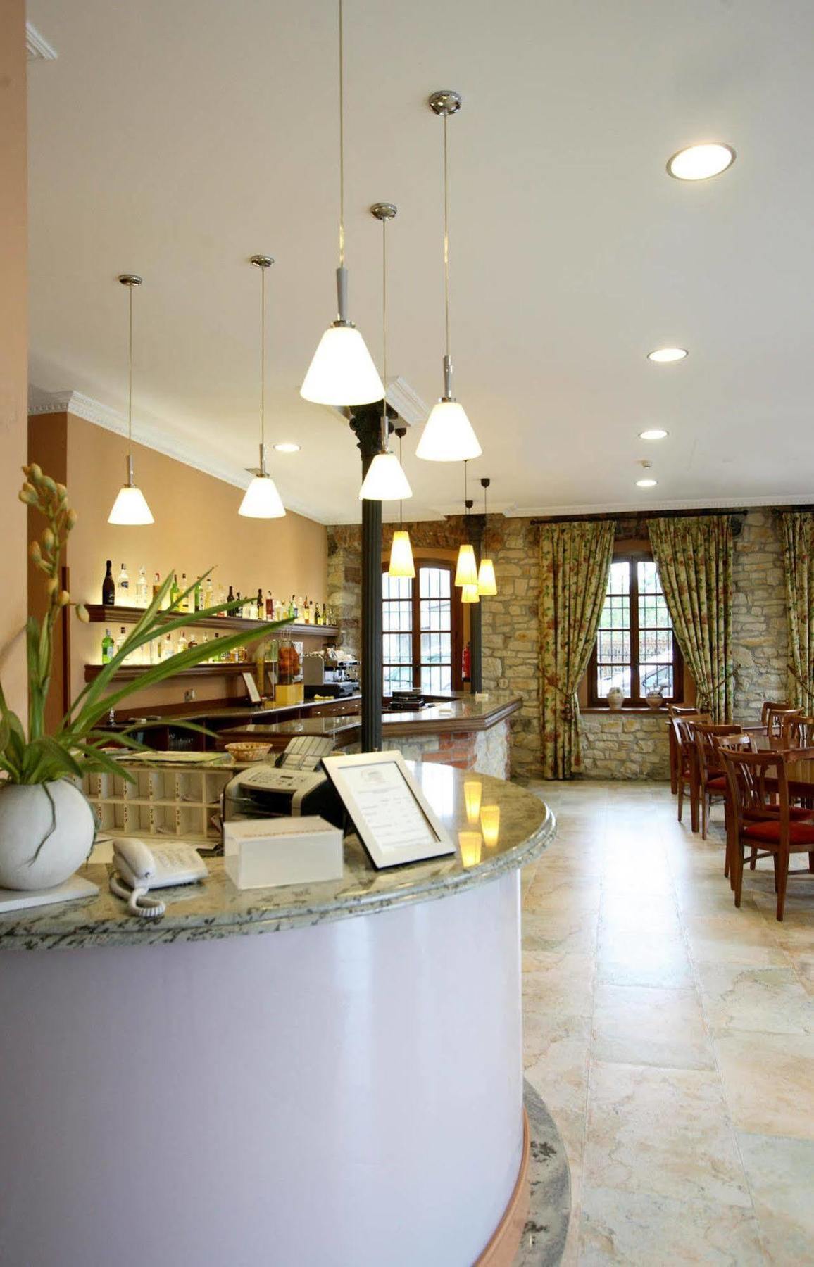 Hotel Imperion Onís Exterior foto
