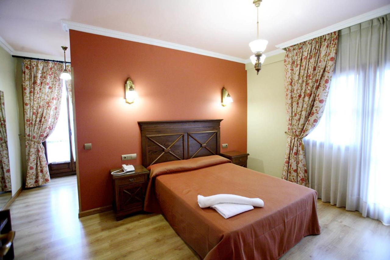 Hotel Imperion Onís Zimmer foto