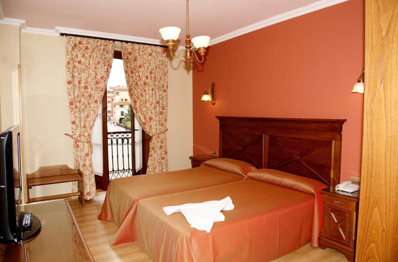 Hotel Imperion Onís Zimmer foto